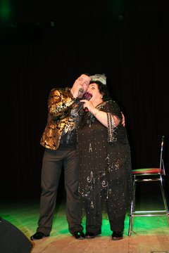 V.Katunskytė dainuoja su A.Maniku.