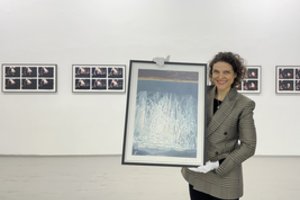 Galerija „Vartai“ rengia labdaringą aukcioną Ukrainai: parduodamas pasaulyje žinomo menininko darbas