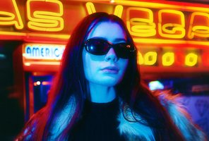 Atlikėja Kotryna Juodzevičiūtė pristato naują dainą „Thinking 'Bout You“