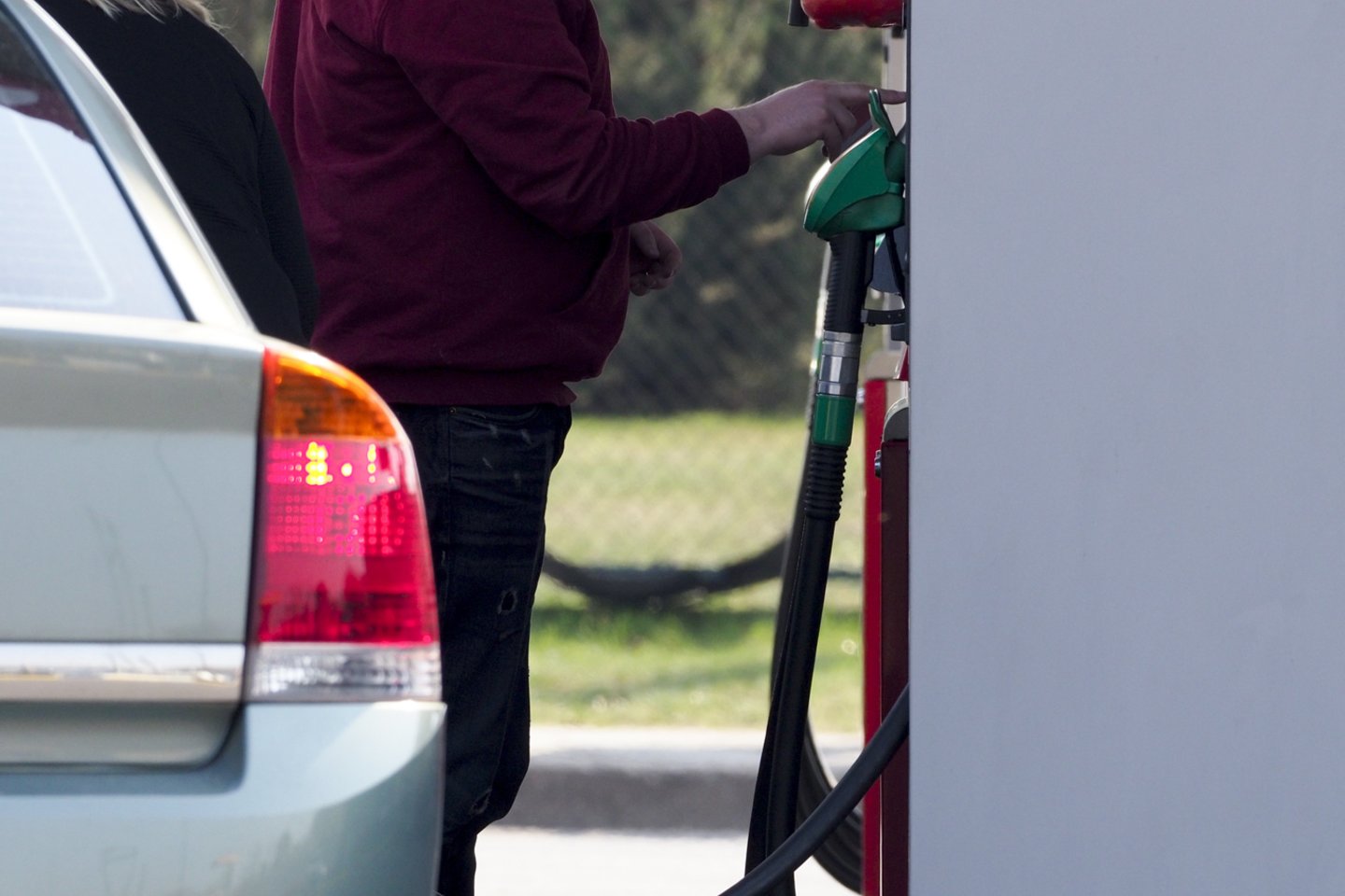 Benzino kainos grįžta į 2022 metų pradžios lygį.<br>V.Ščiavinsko nuotr.