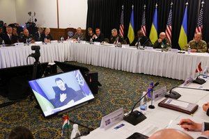 Ramšteine sprendžiant tankų tiekimo Ukrainai klausimą, L. Austino ir V. Zelenskio žinutė: „Laikas – Rusijos ginklas“