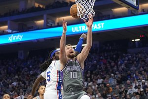 D. Saboniui nepataikius metimo su sirena nutrūko „Kings“ pergalių serija