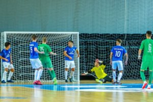 Lietuvos švieslentė: pirmasis „Dragūno“ pralaimėjimas, „Žalgirio“ įvarčių liūtis ir tinklinio lyderių dvikova