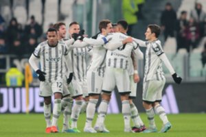 Pasaulio sporto savaitė: teniso favoritų griūtis Australijoje, bausmė „Juventus“ klubui Italijoje ir vienvaldystė biatlone