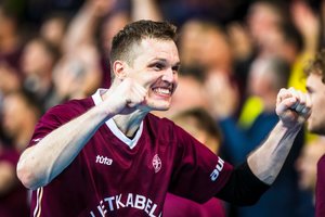 „Lietkabelio“ kapitonas V. Lipkevičius – apie vasarą aplankytus komandos draugus, atsitiktinai gautą 10-ąjį numerį ir senų rūbinių šildymą garais