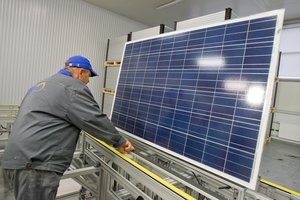 Pasisakė dėl galios ribojimo saulės elektrinėms: jei riba išnyks, ne visiems vartotojams užteks pajėgumų