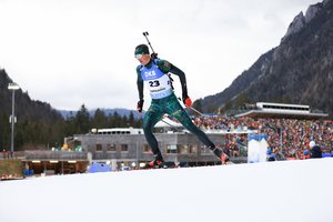 Biatlono varžybose – karaliaujantis norvegas J.Th. Bo ir televizoriaus ekranuose šmėžuojantis V. Strolia 