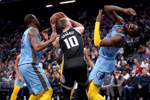 Galinga serija tęsiasi: dar vienas Domanto Sabonio trigubas dviženklis ir triuškinama „Kings“ pergalė