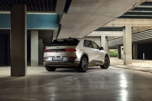 Neįtikėtinai vertinga ši elektromobilių savybė: tai žinantys gali net užsidirbti