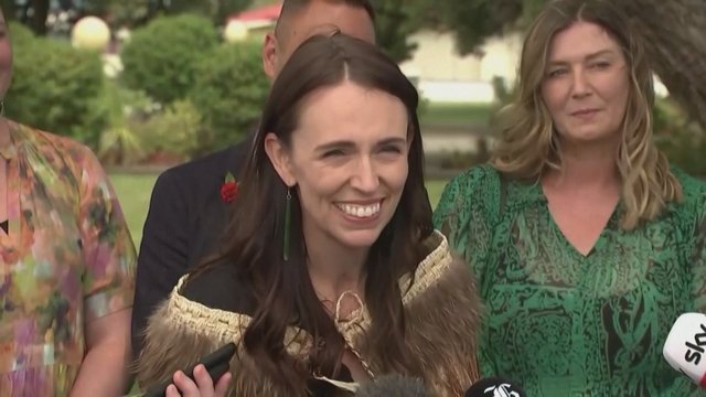 J. Ardern dalyvavo paskutiniame renginyje kaip Naujosios Zelandijos premjerė – politikės veide neblėso šypsena