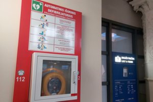 Lietuvos oro uostuose – papildomi defibriliatoriai: keleivių laukia mokymai