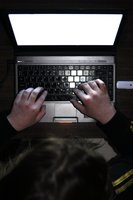 VRM atsisako siūlymo bausti už necenzūrinius žodžius ar gestus internete