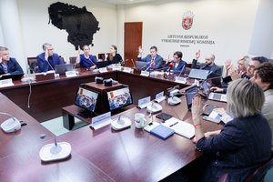 VRK nutraukė K. Bartoševičiaus įgaliojimus Seime, mandatas patvirtintas V. Semeškai