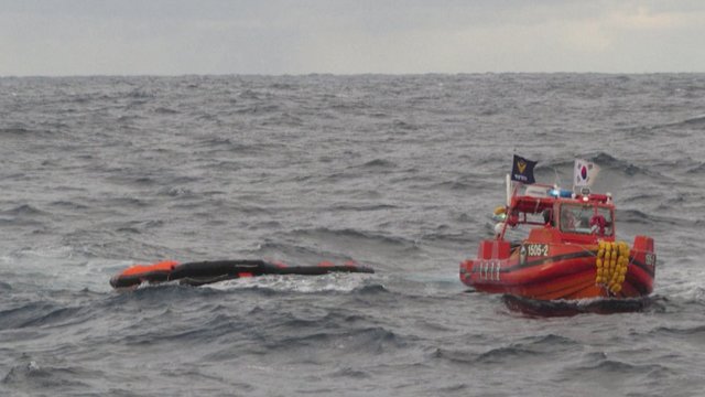 Tarp Pietų Korėjos ir Japonijos nuskendo laivas: 9 žmonės rasti be sąmonės – 8 vis dar ieškomi