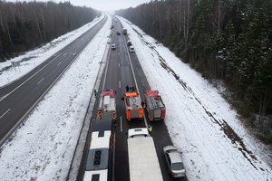 Avarija magistralėje pakirto autobusų reisus: žmonės jau nuo ankstyvo ryto spūstyje laukė, kada pajudės