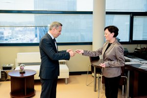 V. Semeškai įteiktas Seimo nario pažymėjimas: norėtų dirbti NSGK, tapti grandimi tarp KAM ir Seimo