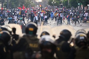 Peru besitęsiant protestams, šalies prezidentė ragina sudaryti „nacionalines paliaubas“