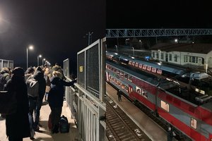 Keliaujantieji po darbų sulaukė nemalonios staigmenos – dėl dingusios elektros dalis traukinių nepajudėjo