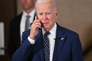 Baltieji rūmai: J. Bidenas telefonu kalbėjosi su Didžiosios Britanijos, Prancūzijos, Vokietijos ir Italijos lyderiais dėl paramos Ukrainai