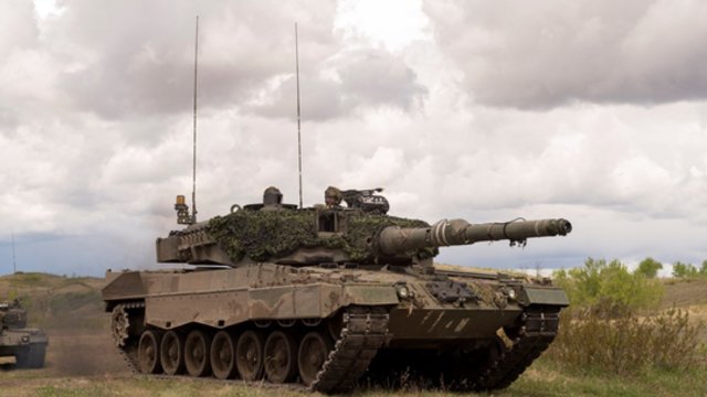 Diskusijos dėl „Leopard“ tankų toliau verda: Slovakija nėra pasirengusi jų perduoti Ukrainai