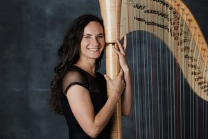 To Lietuvos muzikos istorijoje dar nebuvo: uostamiestyje vienoje scenoje skambės šešios arfos