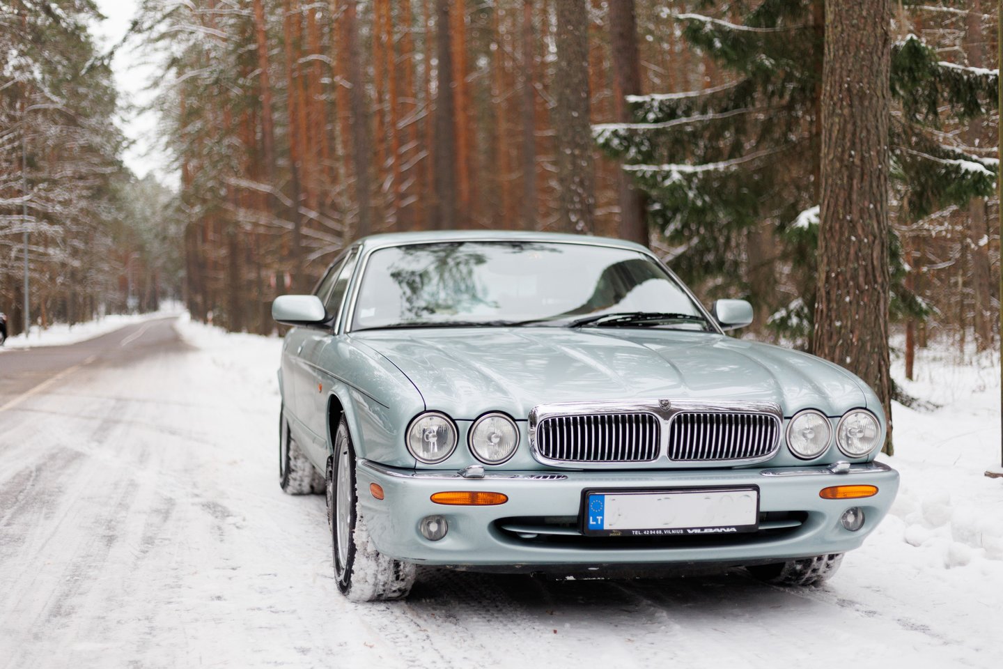 G.Kėvišas džiaugiasi neseniai restauruotu „Jaguar Sovereign“, bet juo važinėja tik retomis progomis.<br>T.Bauro nuotr.