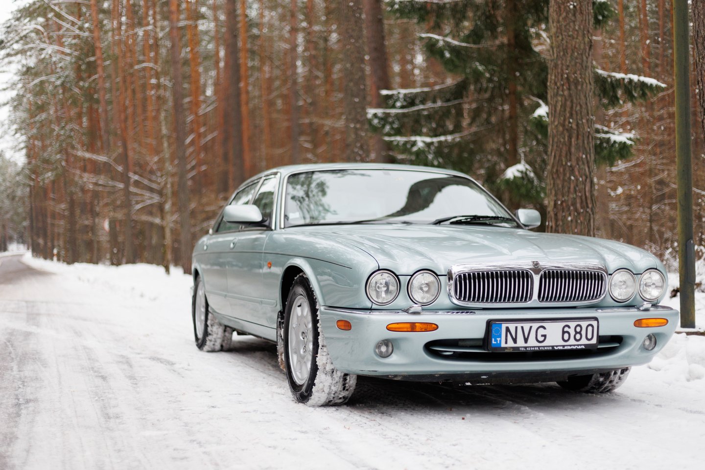 G.Kėvišas džiaugiasi neseniai restauruotu „Jaguar Sovereign“, bet juo važinėja tik retomis progomis.<br>T.Bauro nuotr.