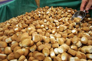 Atpigo miltai ar prasidėjo išpardavimai? Kūčiukų kainos – dukart mažesnės