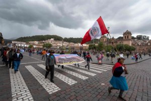 Peru Kongresas atmetė prezidentės planą dėl pirmalaikių rinkimų