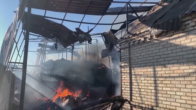 Aviacijos ir raketinių smūgių pavojus Ukrainoje išlieka: per praėjusią parą Rusija smogė 10 kartų
