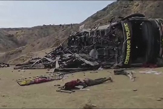Kelionė, pasibaigusi tragedija: Peru per autobuso avariją žuvo mažiausiai 25 žmonės 