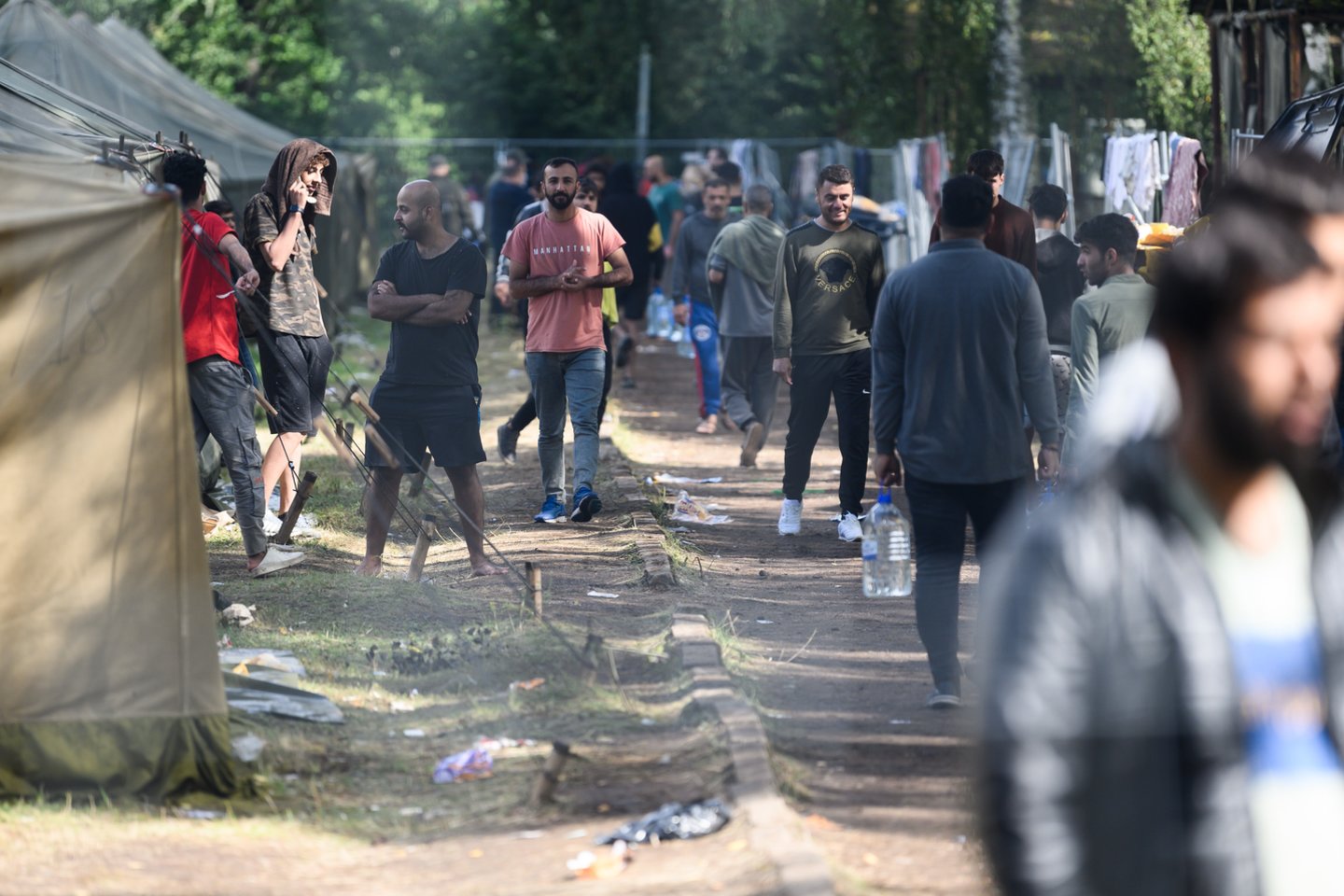 Migrantai toliau bėga iš Lietuvos: apgyvendinimo vietose beliko apie 190 žmonių.