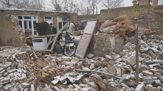 Iraną supurtė 5,9 balo žemės drebėjimas, žuvo mažiausiai trys asmenys – 816 sužeisti