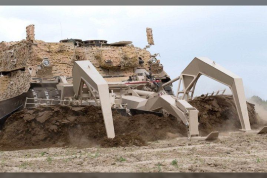 Britai ir vokiečiai Ukrainai perduos didelį kiekį įspūdingai atrodančių karo mašinų