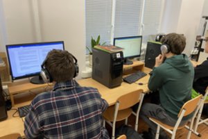 Moksleiviai ateityje turės mokėti ne tik gimtąją ir užsienio, bet ir IT kalbą