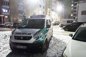 Vilniuje daugiabučio laiptinėje sprogo savadarbis sprogmuo: įtariami 2 nepilnamečiai