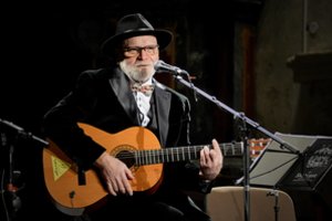 Dainuojančio aktoriaus Vlado Bagdono koncerte skambės bagdoniškos dainos