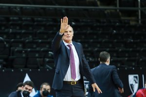 Po trečio iš eilės „Crvena zvezda“ pralaimėjimo D. Ivanovičiui teko atsiprašinėti sirgalių