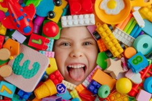 Naujausios žaislų tendencijos 2023 metais – nuo retro iki virtualaus „Metaverse“ pasaulio