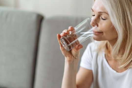 Tabletės, kapsulės ar milteliai – vaistininkė patarė, kokios formos maisto papildus organizmas įsisavins geriausiai