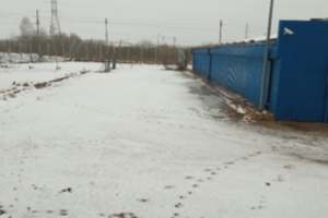 Telšių aplinkosaugininkai: bankrutuojančios UAB „Srava“ teritorijoje sutvarkyta 671 tona atliekų