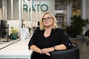 Kaip išlaikyti finansinį stabilumą svyruojančių palūkanų fone: pataria ekspertai