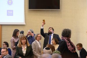 Patikrinti nėra kaip, todėl teks susitaikyti? Svarsto, ar pedofilijos dėmė privers Seimą ir partijas imtis pokyčių