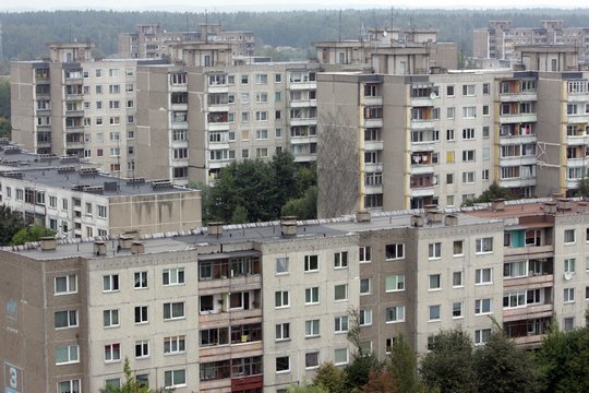 Šiuo metu lietuviai ir latviai už turimas būsto paskolas moka didesnes palūkanų normas nei gyventojai kitose euro zonos šalyse.
