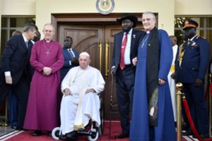 Tęsdamas „taikos kelionę“, popiežius atvyko į Pietų Sudaną