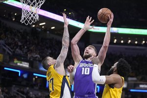 Domantas Sabonis nelaimėjo prieš buvusią komandą, o „Kings“ nepratęsė pergalių serijos