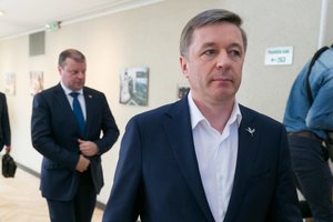 „Supuvusiu vertybininku“ pavadintas R. Karbauskis sureagavo į S. Skvernelio jam mestus kaltinimus