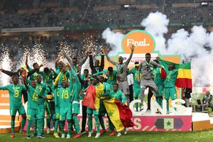 Pasaulio sporto savaitė: regbininkų darbymetis, Senegalo futbolininkų pergalė ir žiemos sporto kronika