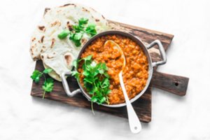 Raudonųjų lęšių troškinys puikiai tiks dienoms, kai nesinori mėsos