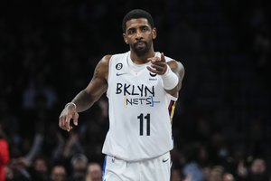 Iškeistas K. Irvingas kreipėsi į „Nets“ gerbėjus